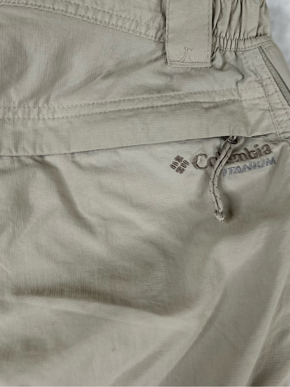 Columbia Titanium Mens Cargo Shorts M Khaki Tan Omni Dry Hiking Outdoor Nylon - Picture 6 of 10